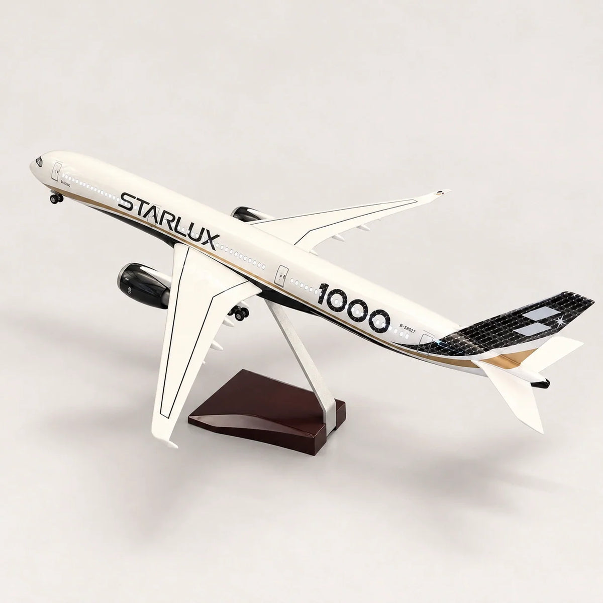 STARLUX Airlines Airbus A350-1000 Special Livery 1:157 Scale Model — view 5