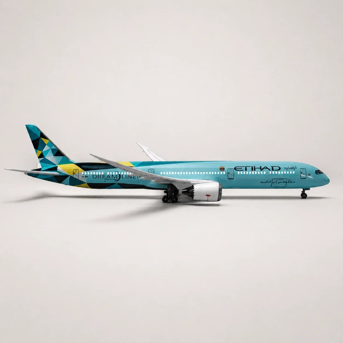 Etihad Airways Boeing 787-10 Dreamliner Greenliner Edition 1:145 Scale Model — view 8