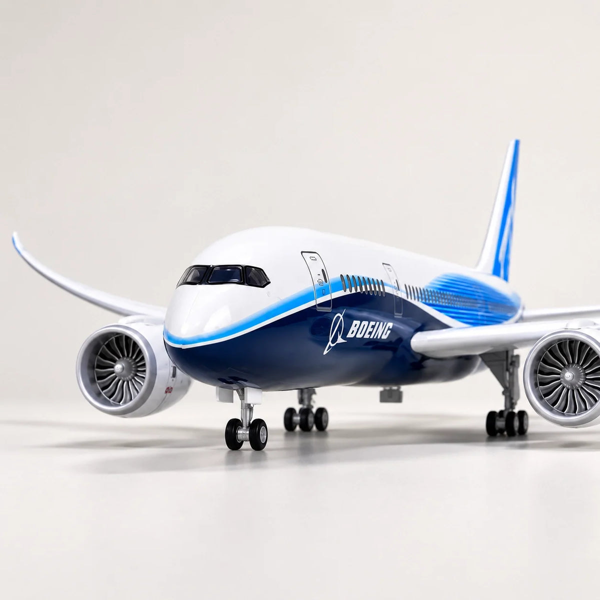 Boeing 787 Dreamliner Prototype 1:130 Scale Model — view 7