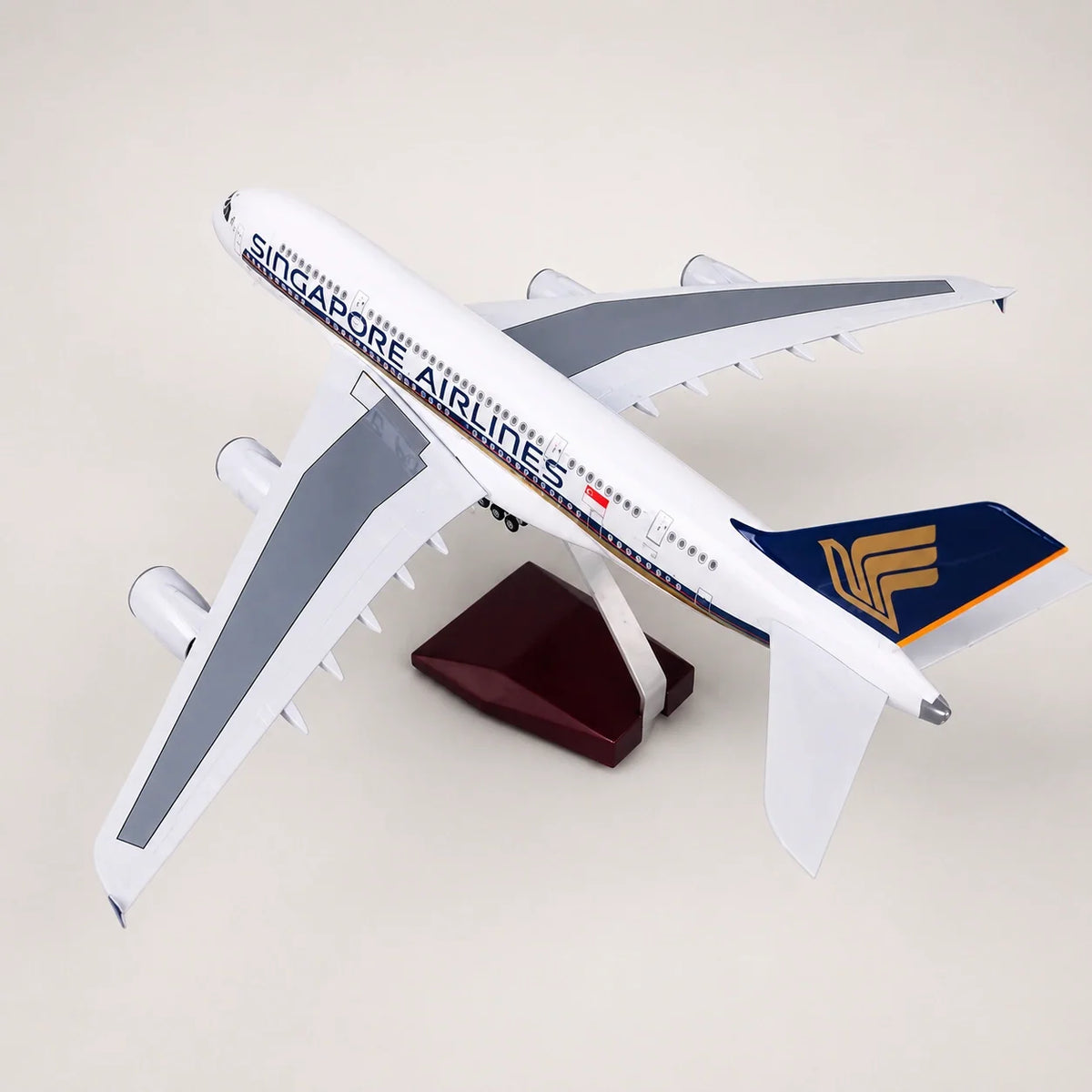 Singapore Airlines Airbus A380 1:160 Scale Model — view 5