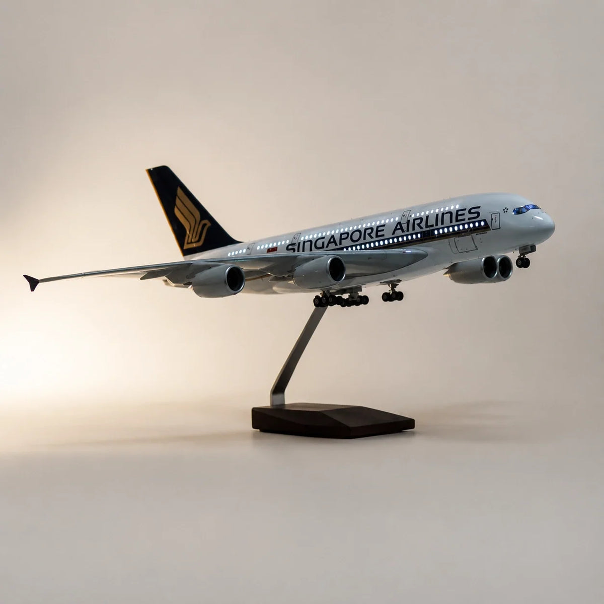 Singapore Airlines Airbus A380 1:160 Scale Model — view 4
