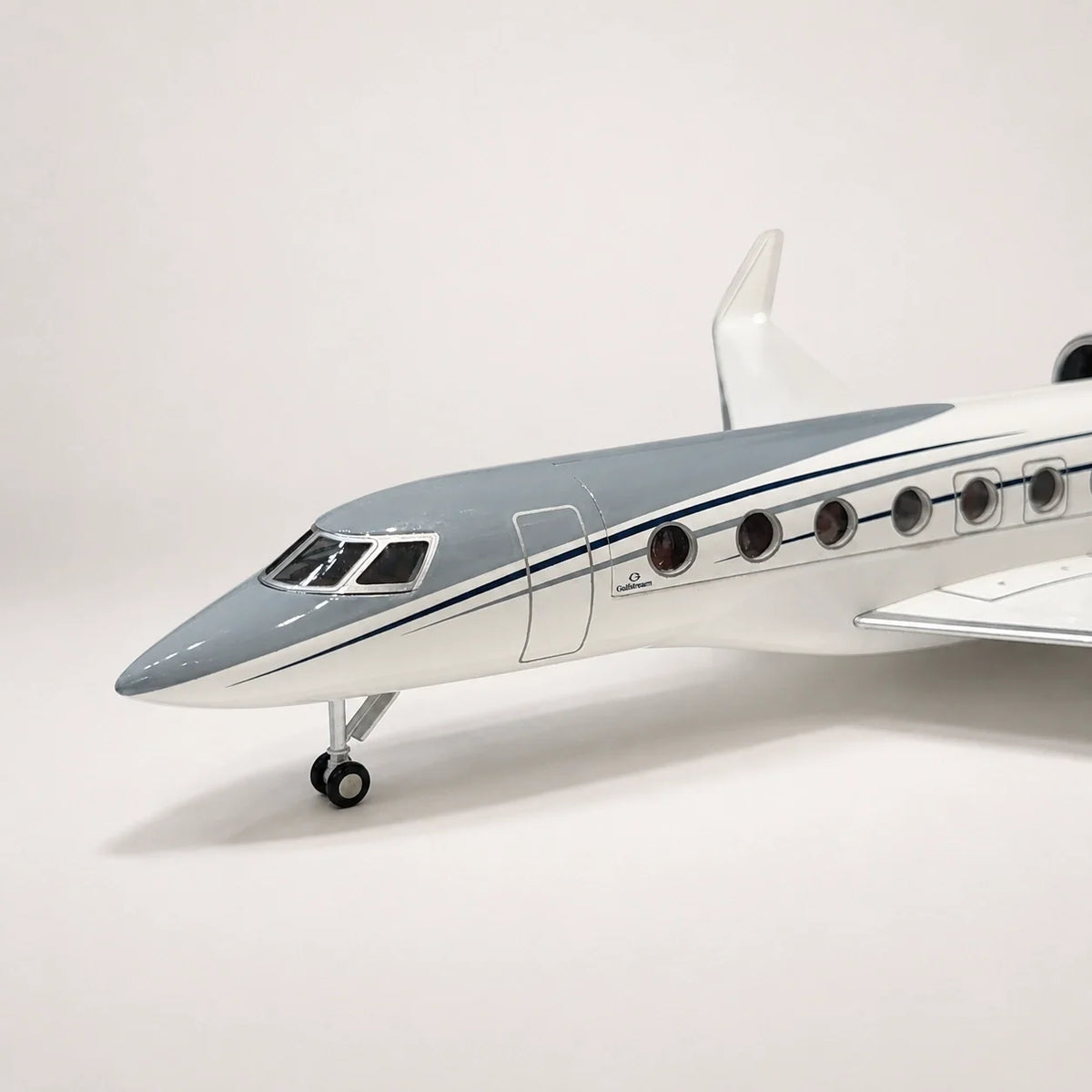 Gulfstream G650ER 1:50 Scale Model — view 10