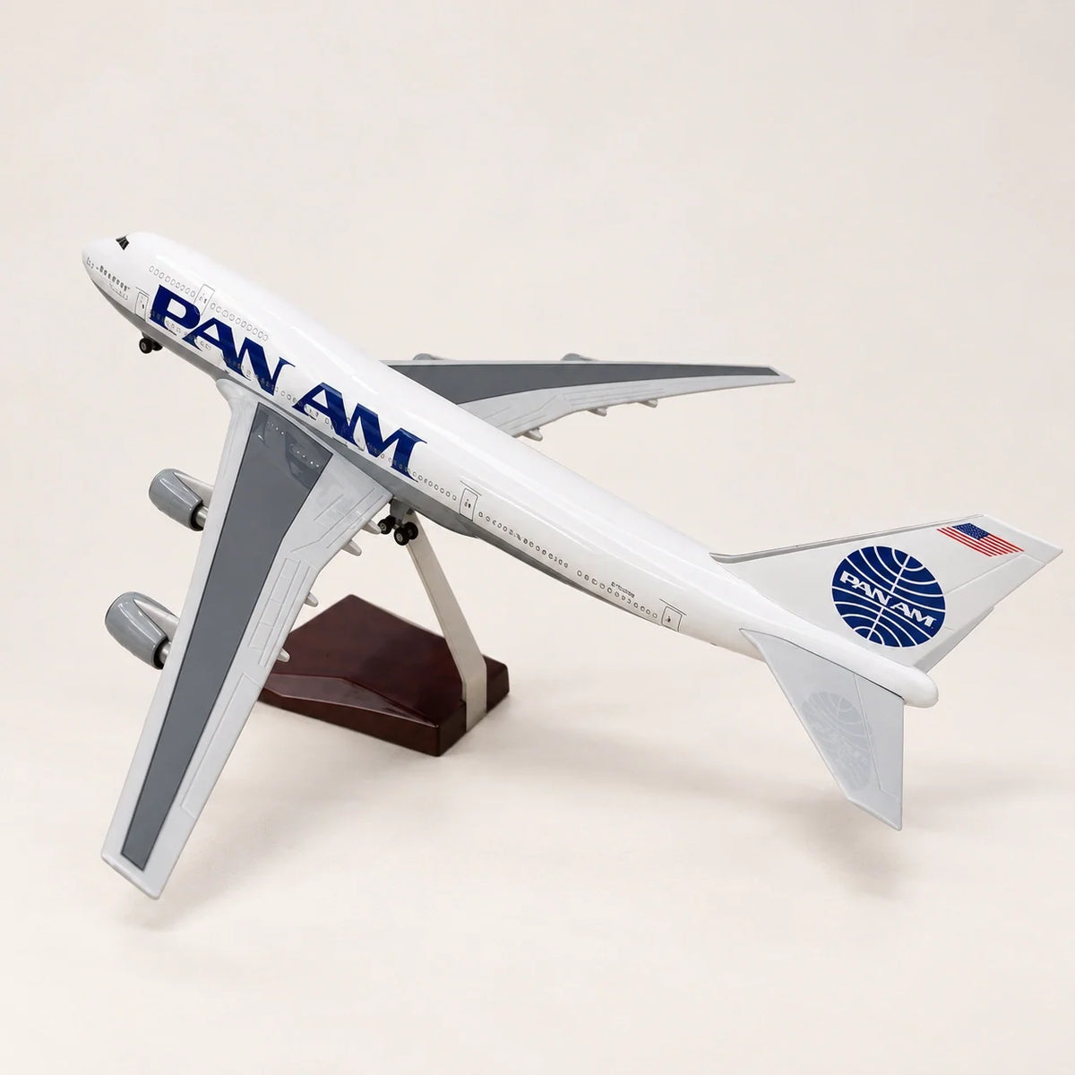 Pan American World Airways Boeing 747-400 1:150 Scale Model — view 5