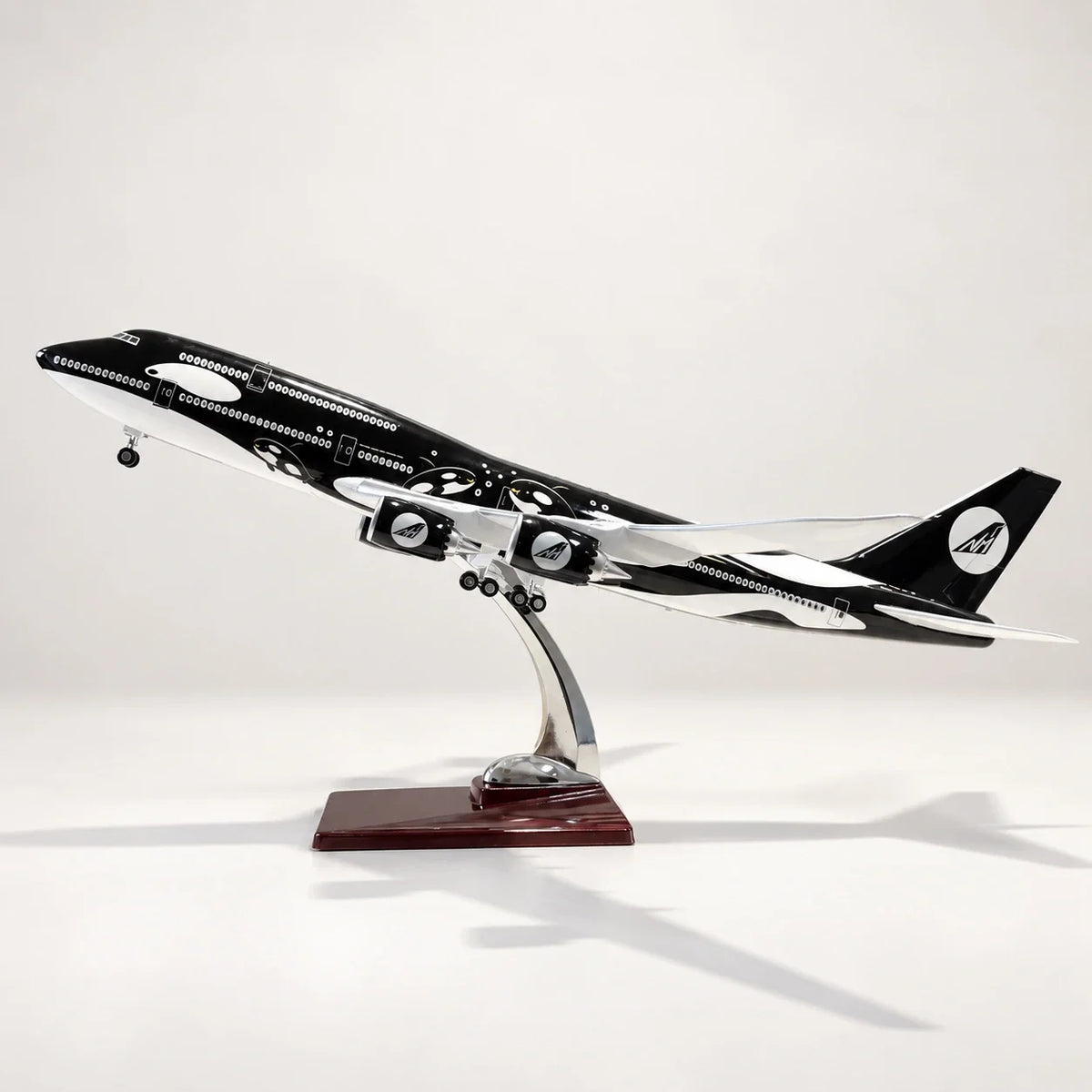 ORCA Boeing 747-8 · NimoModel Original 1:150 Scale Model