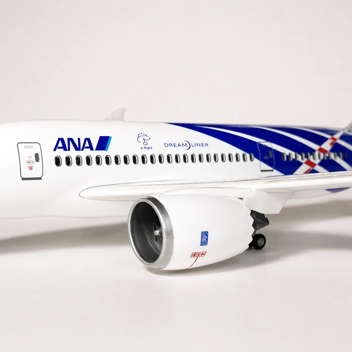 All Nippon Airways Boeing 787 1:130 Scale Model — view 12