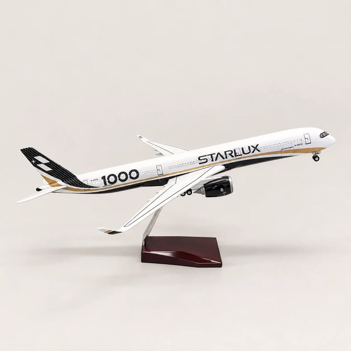 STARLUX Airlines Airbus A350-1000 Special Livery 1:157 Scale Model — view 2