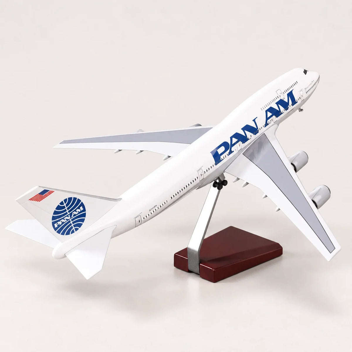Pan American World Airways Boeing 747-400 1:150 Scale Model — view 6