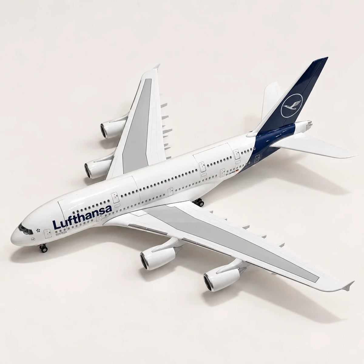 Lufthansa Airbus A380 New Livery 1:160 Scale Model — view 14