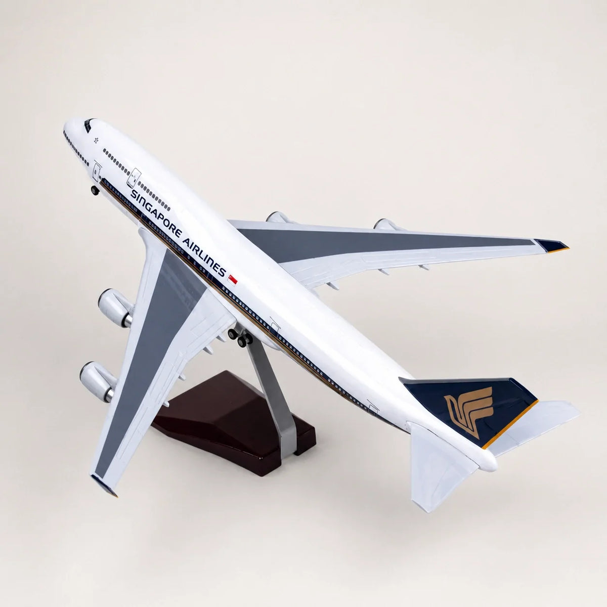 Singapore Airlines Boeing 747 Classic Livery 1:150 Scale Model — view 6