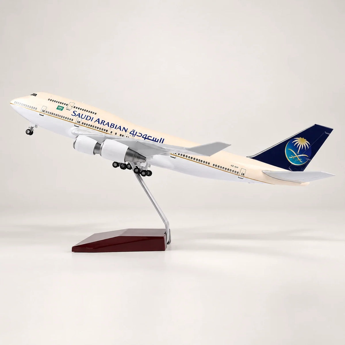 Saudia Boeing 747 1:150 Scale Model — view 2