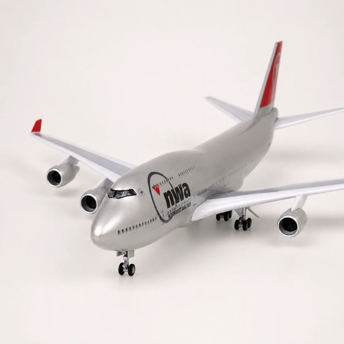 Northwest Airlines Boeing 747 1:150 Scale Model — view 9
