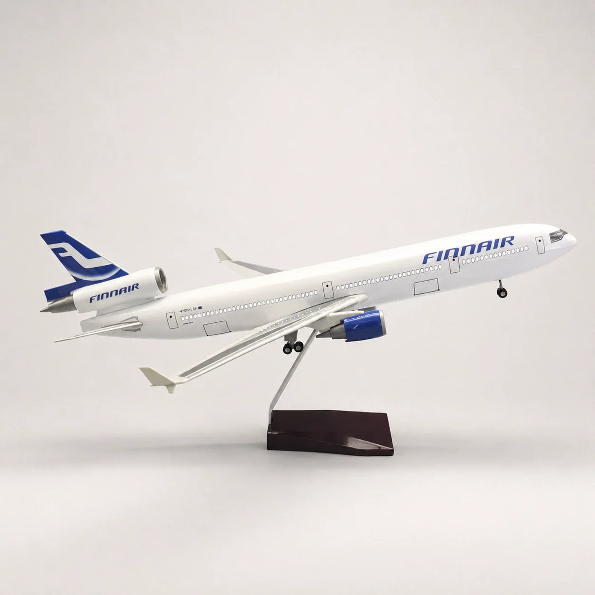 Finnair McDonnell Douglas MD-11 1:130 Scale Model — view 2