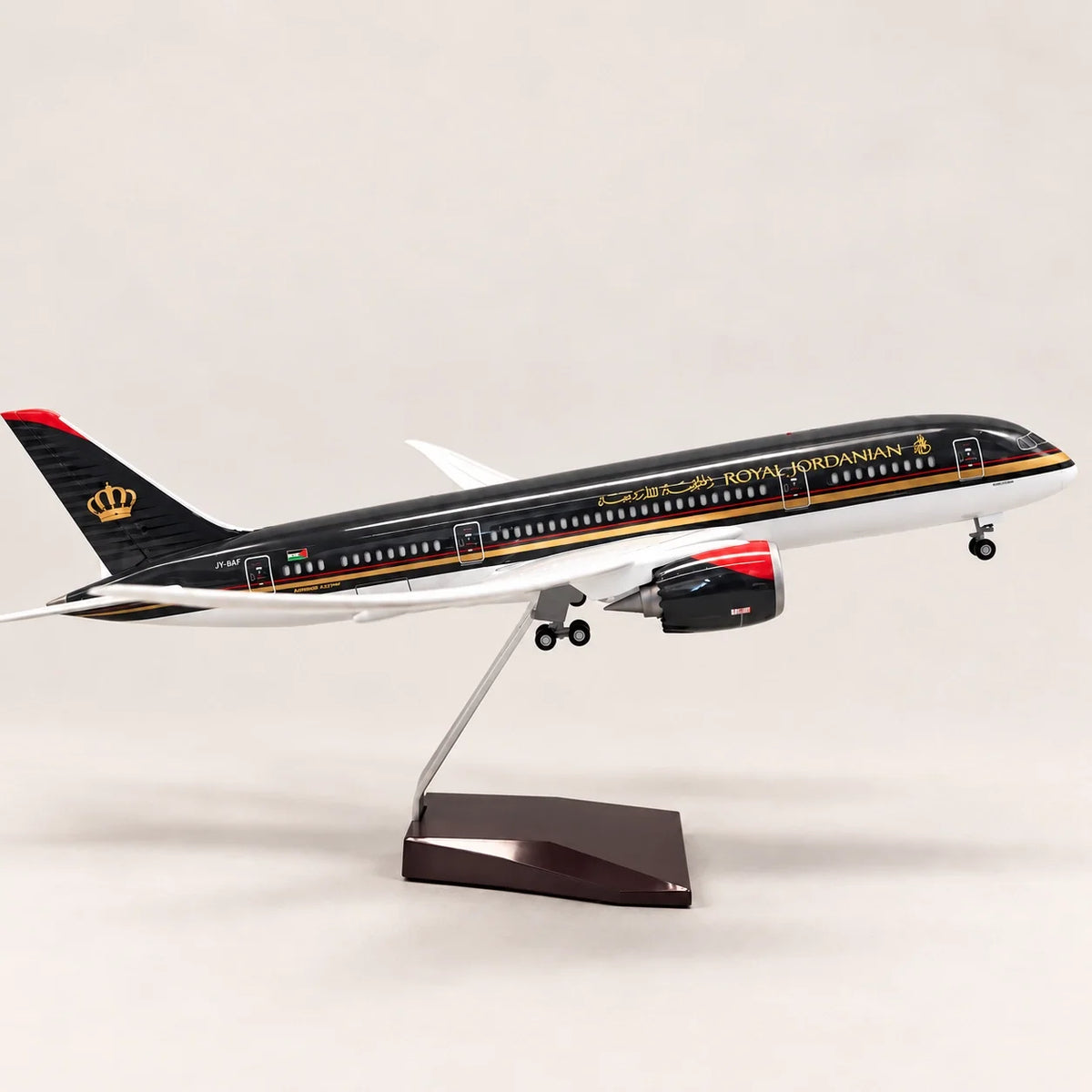 Royal Jordanian Boeing 787-8 1:130 Scale Model — view 2