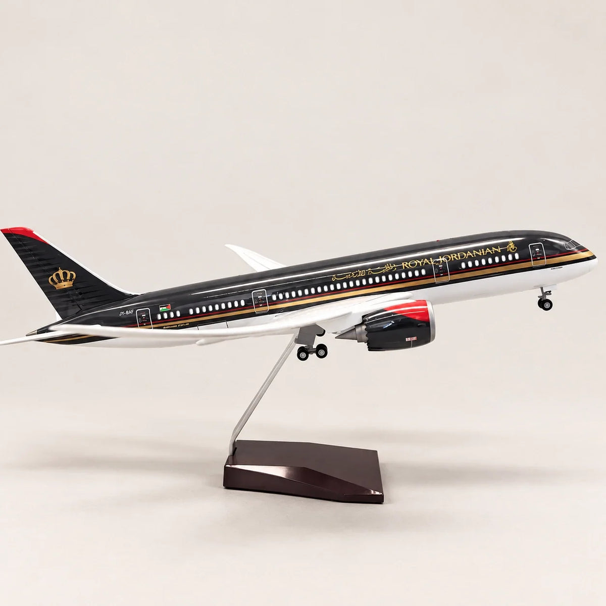 Royal Jordanian Boeing 787-8 1:130 Scale Model — view 6