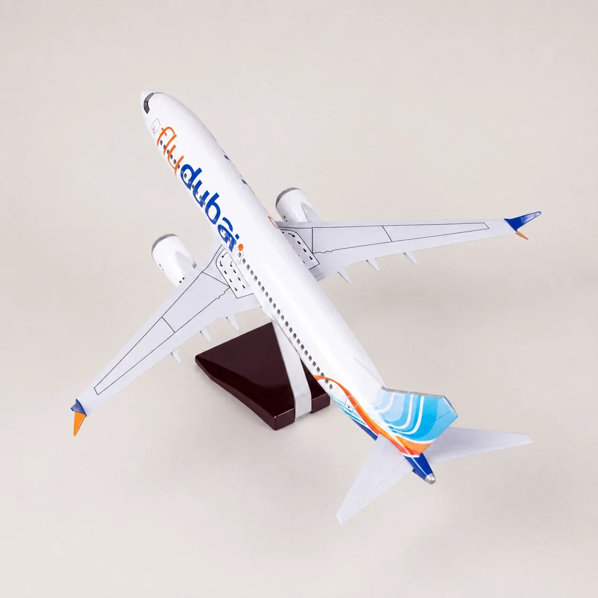 Flydubai Boeing 737 1:85 Scale Model — view 3