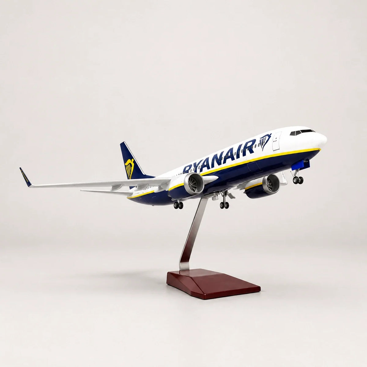 Ryanair Boeing 737 1:85 Scale Model — view 2