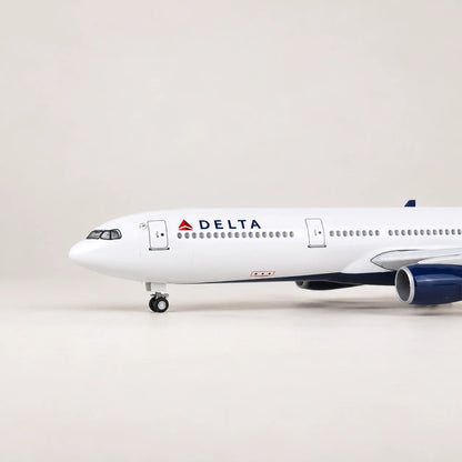 Delta Air Lines Airbus A330-300 1:135 Scale Model — view 7