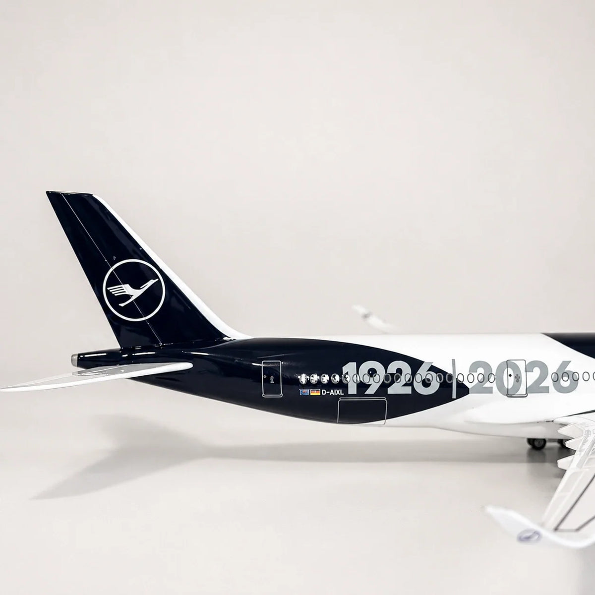 Lufthansa Airbus A350 100 Years Edition 1:142 Scale Model — view 12