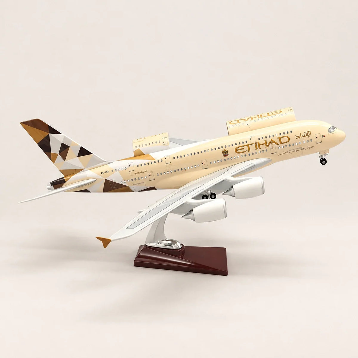 Etihad Airways Airbus A380 1:160 Scale Model — view 7