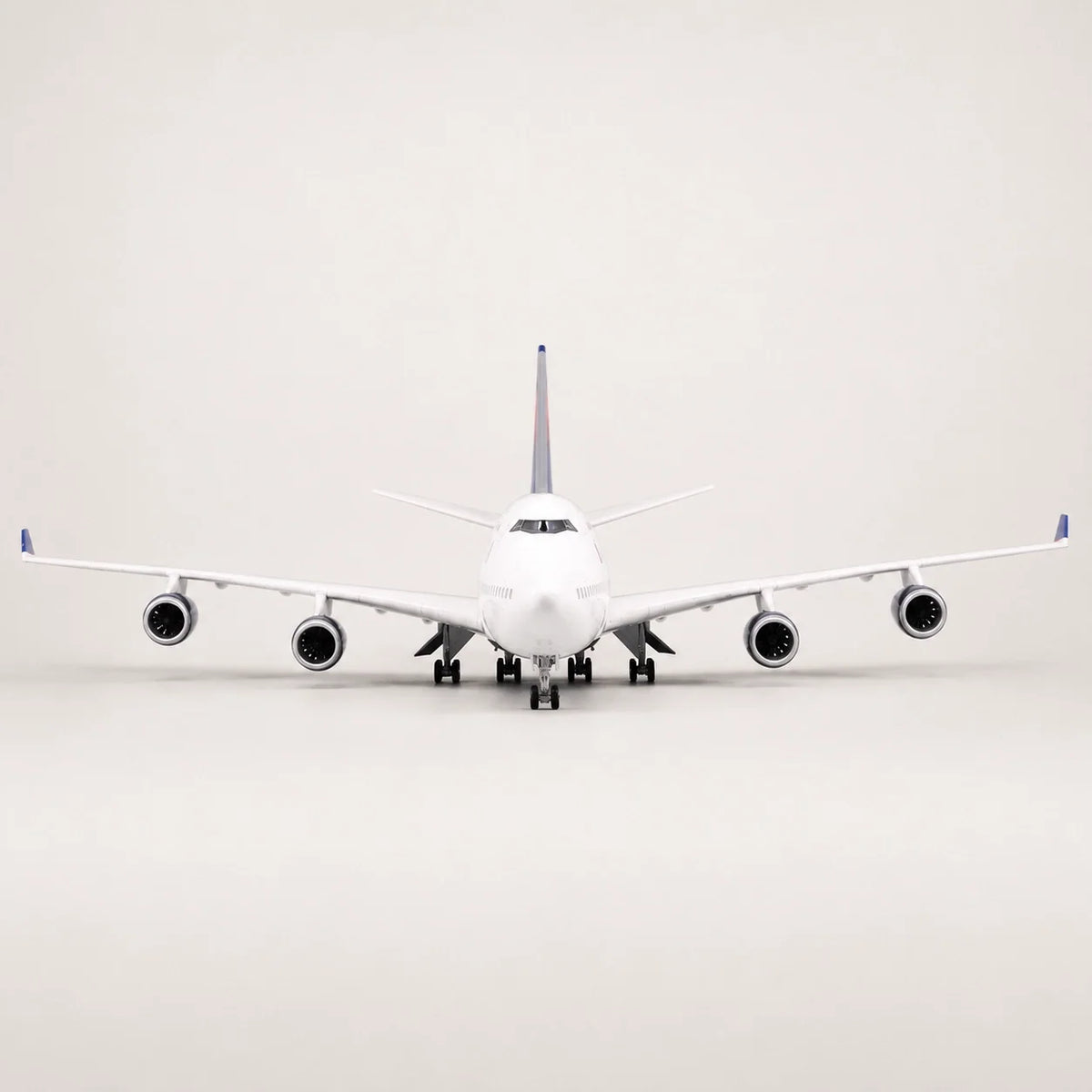 Delta Air Lines Boeing 747 1:150 Scale Model — view 15