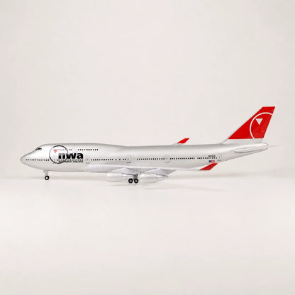 Northwest Airlines Boeing 747 1:150 Scale Model — view 5