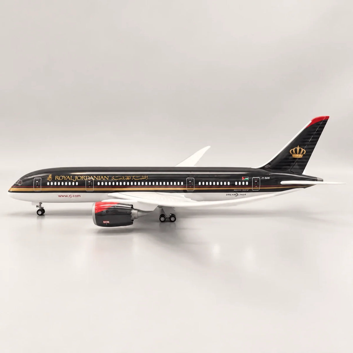 Royal Jordanian Boeing 787-8 1:130 Scale Model — view 7