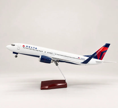 Delta Air Lines Boeing 737 1:85 Scale Model