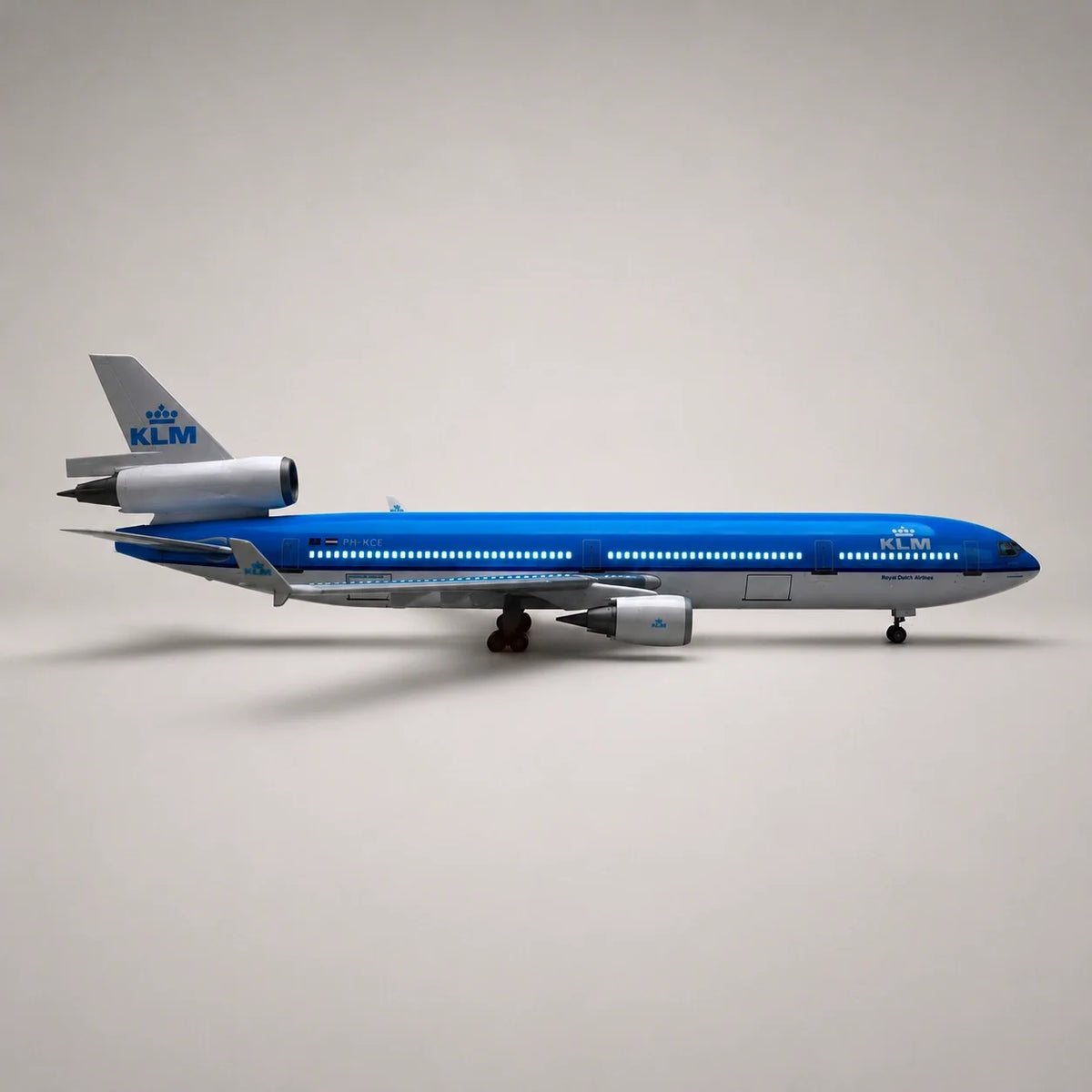 KLM Royal Dutch Airlines McDonnell Douglas MD-11 1:130 Scale Model — view 8