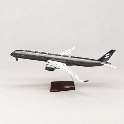 STARLUX Airlines Airbus A350-1000 Silver Livery 1:157 Scale Model