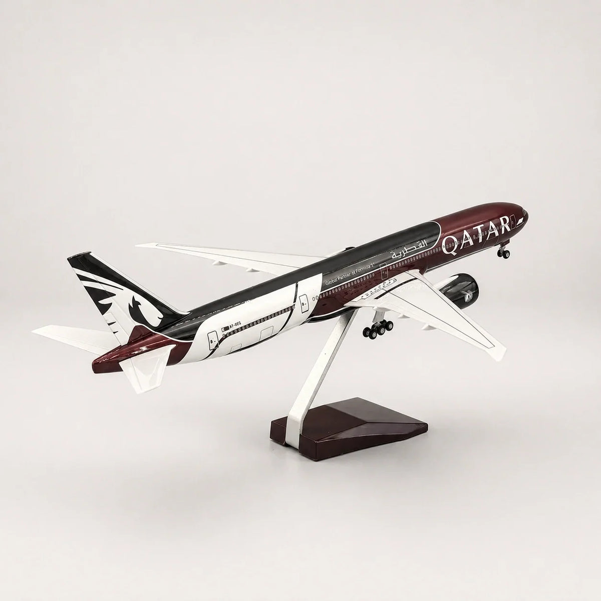 Qatar Airways Boeing 777 Formula 1 Edition 1:157 Scale Model — view 3