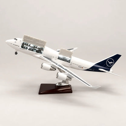 Lufthansa Boeing 747 New Livery 1:150 Scale Model — view 6