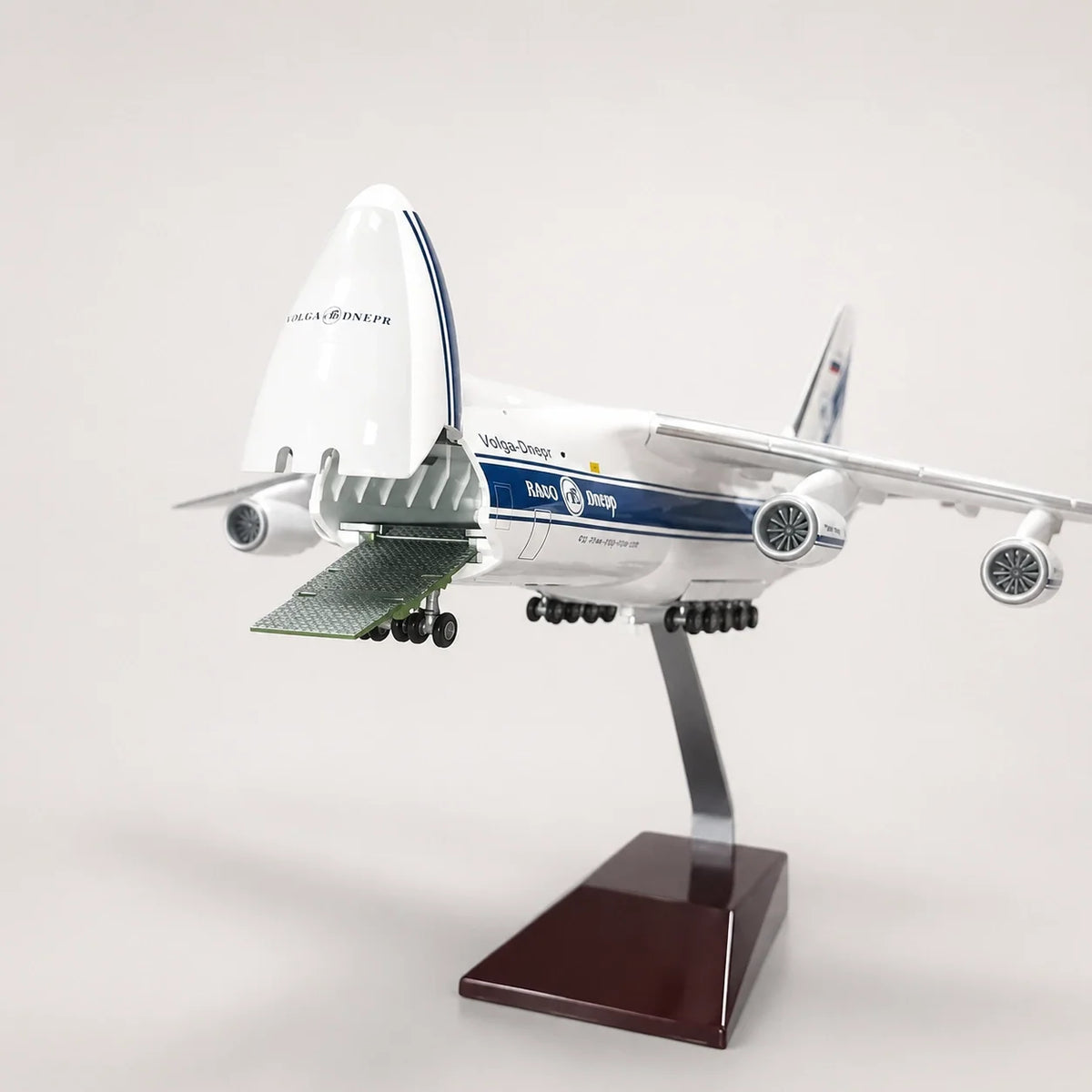 Antonov An-124 Ruslan 1:165 Scale Model — view 4