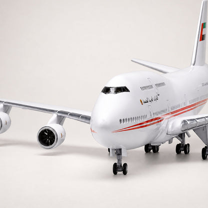 UAE Presidential Flight Boeing 747 1:150 Scale Model — view 8