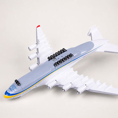 Antonov An-225 Mriya 1:200 Scale Model — view 11