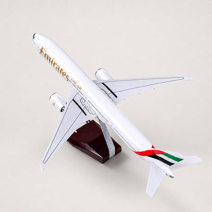Emirates Boeing 777-300ER 1:157 Scale Model — view 4