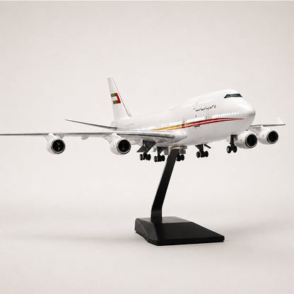 UAE Presidential Flight Boeing 747 1:150 Scale Model — view 2