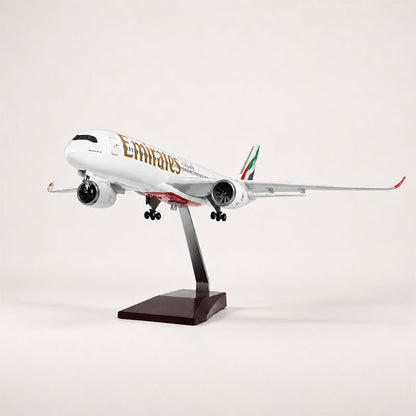 Emirates Airbus A350-1000 1:142 Scale Model — view 2