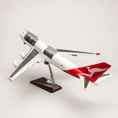 Qantas Boeing 747-400 1:150 Scale Model — view 4