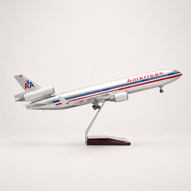American Airlines McDonnell Douglas MD-11 1:130 Scale Model — view 2