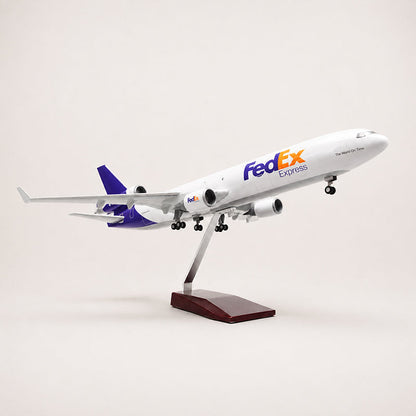 FedEx McDonnell Douglas MD-11 1:130 Scale Model — view 2