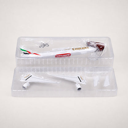 Emirates Boeing 777-300ER 1:157 Scale Model — view 9