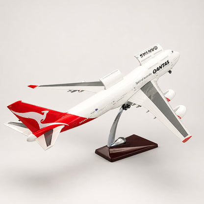 Qantas Boeing 747-400 1:150 Scale Model — view 5