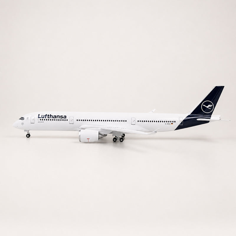 Lufthansa Airbus A350 1:142 Scale Model — view 5