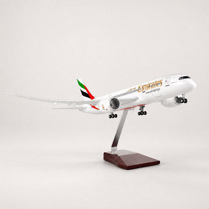 Emirates Boeing 787 1:130 Scale Model — view 4