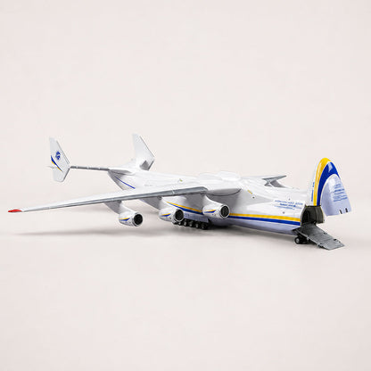 Antonov An-225 Mriya 1:200 Scale Model — view 9