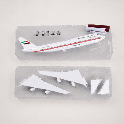 UAE Presidential Flight Boeing 747 1:150 Scale Model — view 10