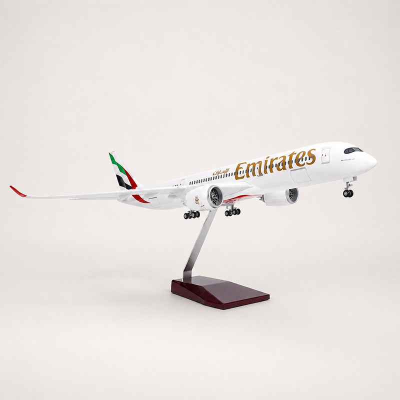 Emirates Airbus A350-1000 1:142 Scale Model — view 4