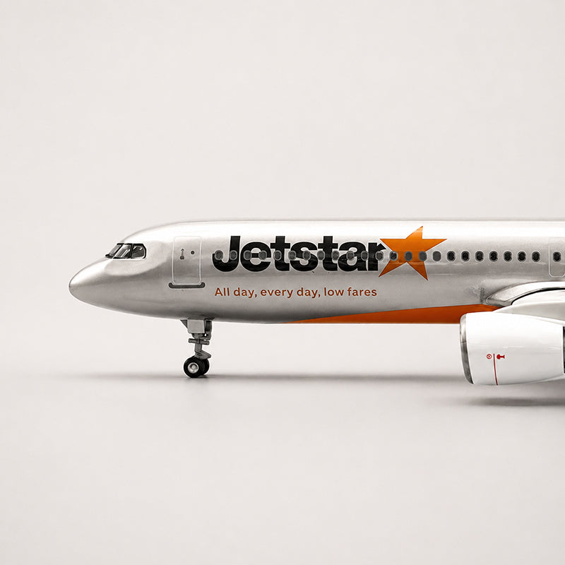 Jetstar Airbus A321neo 1:100 Scale Model — view 5