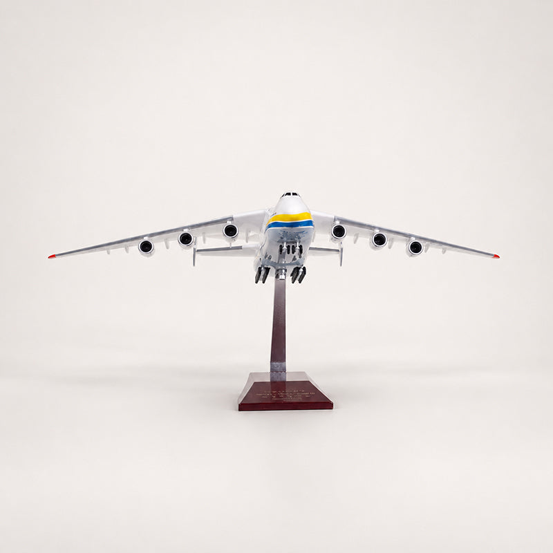 Antonov An-225 Mriya 1:200 Scale Model — view 7