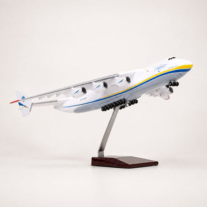 Antonov An-225 Mriya 1:200 Scale Model — view 4